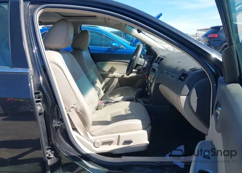 2010 Ford Fusion Sel z USA, uszkodzony, nr VIN 3FAHP0JA7AR332322